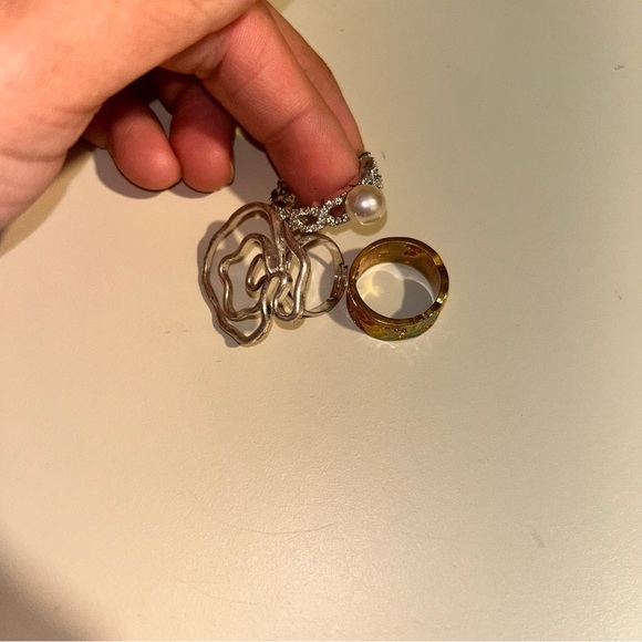 Sterling silver ring bundle - Picture 3 of 3